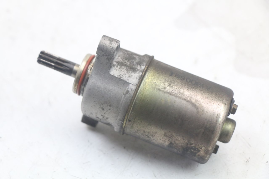 photo de MOTOR DE ARRANQUE YAMAHA XMAX X-MAX 125 (2006 - 2009) - Primer plano técnico