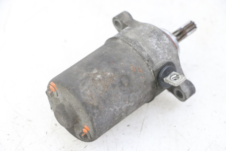 photo de MOTOR DE ARRANQUE YAMAHA X-MAX XMAX 125 (2010 - 2013) - Primer plano técnico