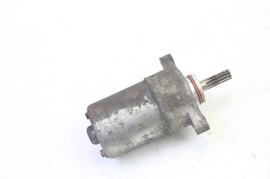photo de MOTOR DE ARRANQUE YAMAHA X-MAX XMAX 125 (2010 - 2013) - Primer plano técnico