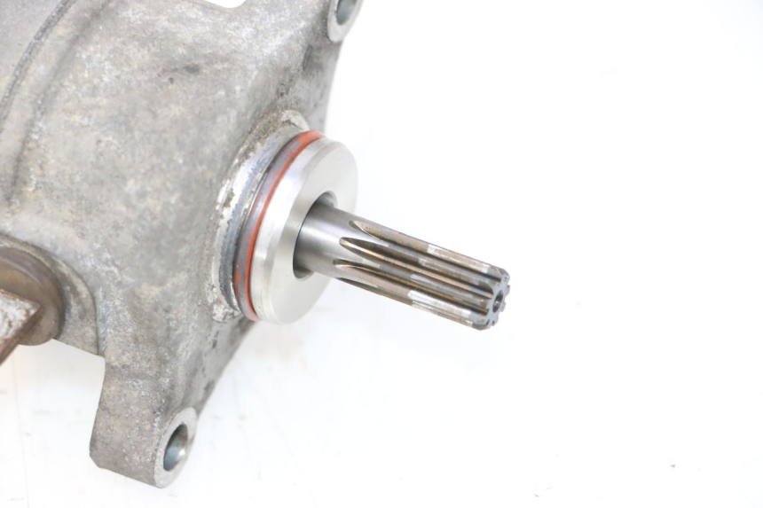 photo de MOTOR DE ARRANQUE YAMAHA XMAX X-MAX 125 (2006 - 2009) - Primer plano técnico