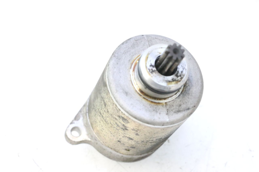 photo de MOTOR DE ARRANQUE PIAGGIO X9 EVOLUTION 125 (2003 - 2007) - Primer plano técnico