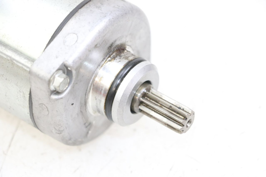 photo de ARRANQUE YAMAHA FZ1 FAZER 1000 (2007 - 2009) - Primer plano técnico