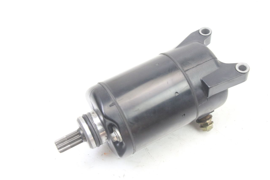 photo de MOTOR DE ARRANQUE YAMAHA FZS FAZER 600 (2001 - 2003) - Primer plano técnico