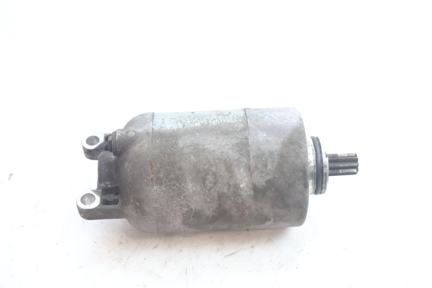 photo de MOTOR DE ARRANQUE YAMAHA YP MAJESTY 125 (2002 - 2006) - Primer plano técnico