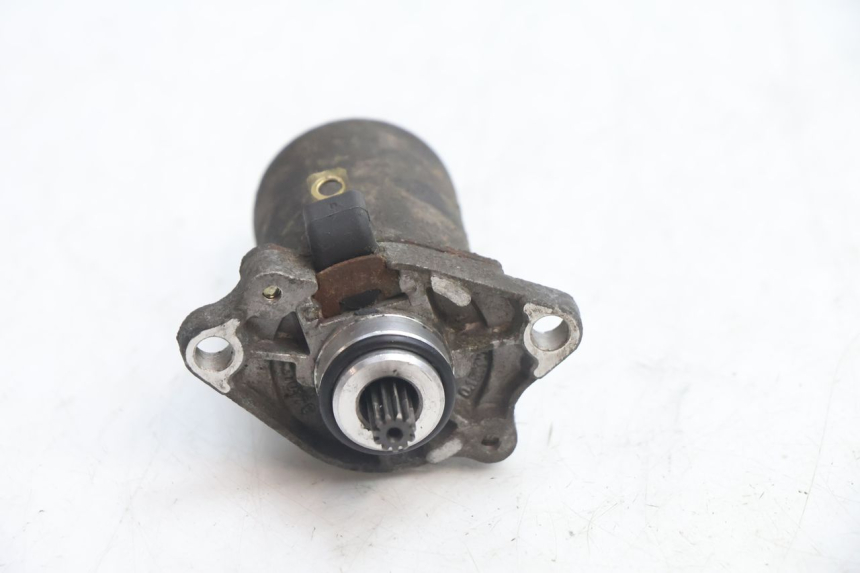 photo de MOTOR DE ARRANQUE PIAGGIO ZIP 2T 50 (2009 - 2019) - Primer plano técnico