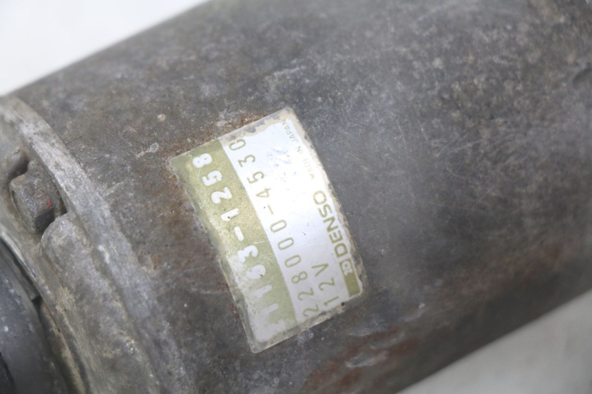 photo de MOTOR DE ARRANQUE KAWASAKI ZX-6R ZX6R 600 (1995 - 1997) - Primer plano técnico