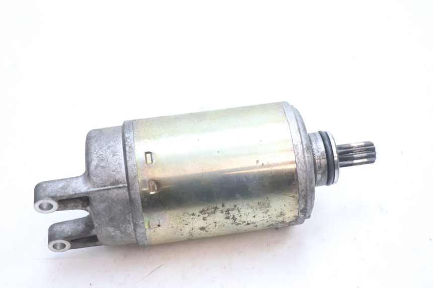 photo de MOTOR DE ARRANQUE KAWASAKI ZX-6R ZX6R 600 (1995 - 1997) - Primer plano técnico