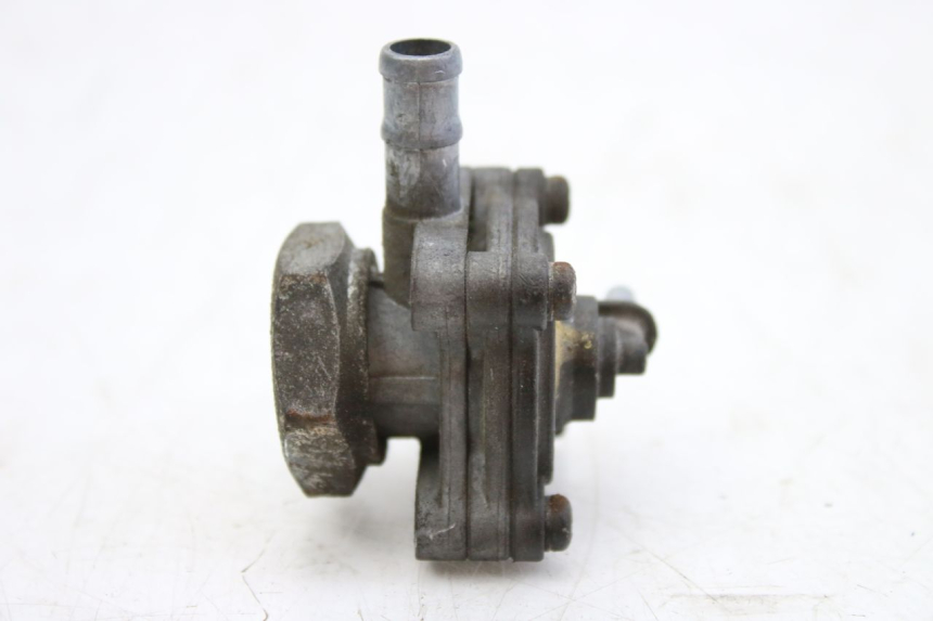 photo de DEPRESIÓN DEPÓSITO HONDA CBF 500 (2004 - 2007) - Detalles de los puntos de fijación