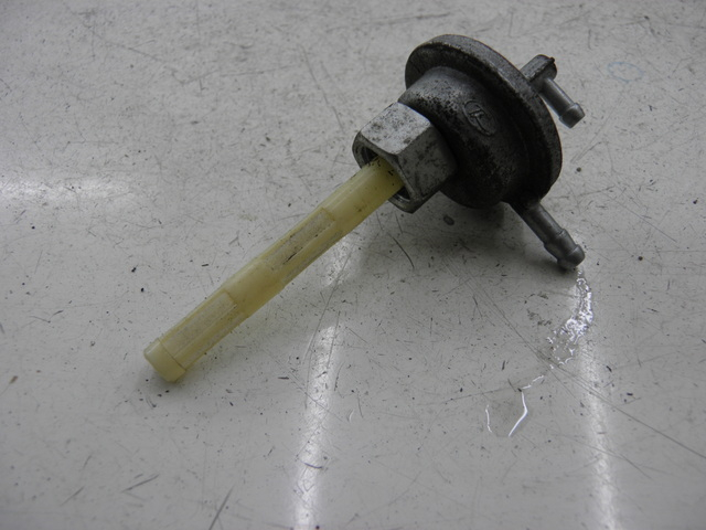 photo de VALVULA DEPOSITO EUROCKA RETRO 50 (2007 - 2014) - Zoom estado de uso