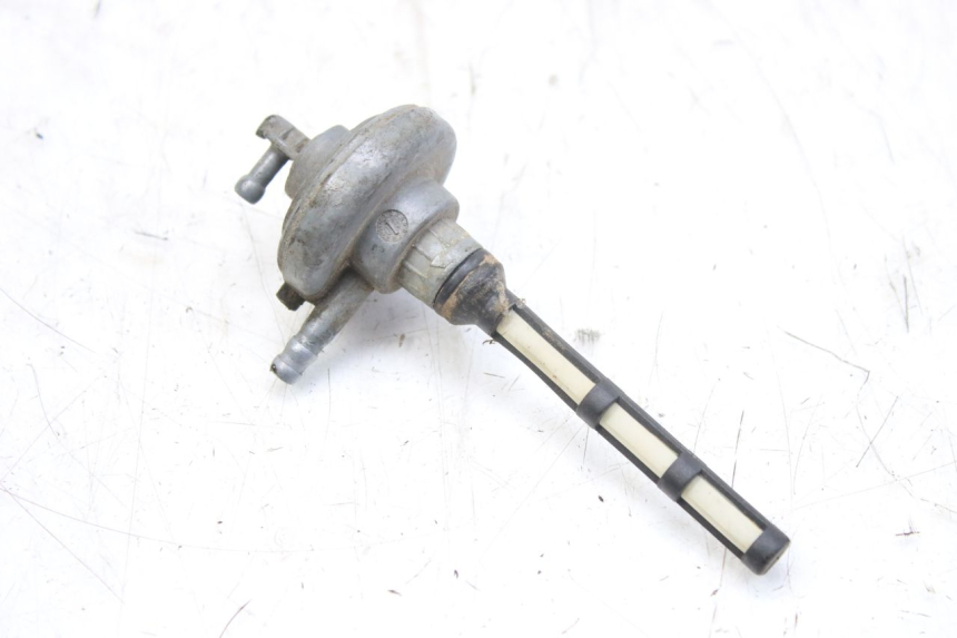 photo de DEPRESIÓN DEPÓSITO PIAGGIO LIBERTY 4T 50 (2004 - 2008) - Detalle de la pieza