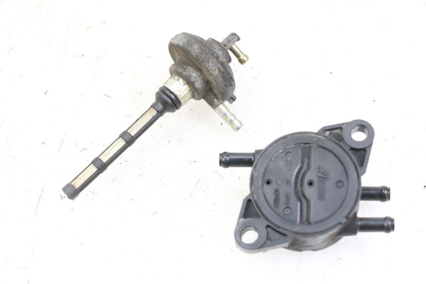 photo de VALVULA DEPOSITO PIAGGIO VESPA GRANTURISMO 200 (2004 - 2005) - Zoom estado de uso