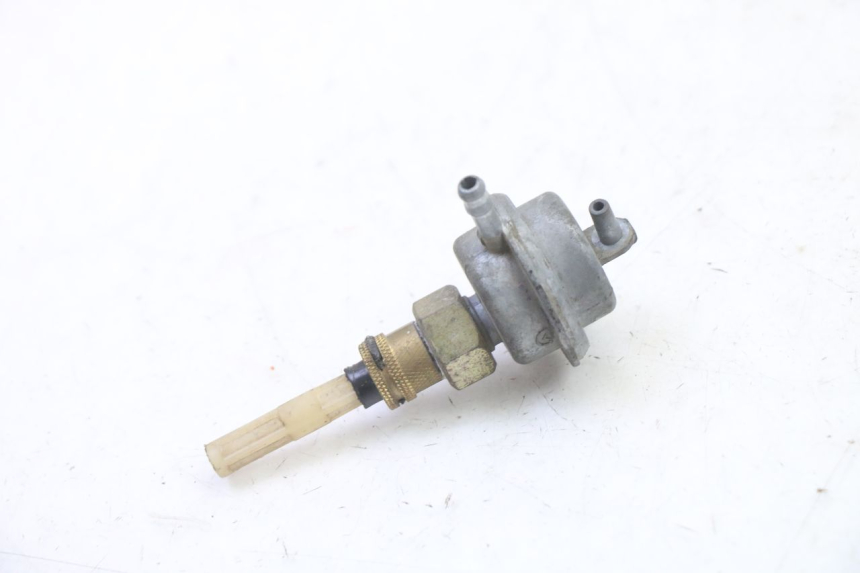 photo de DEPRESIÓN DEL RESERVORIO PGO RODOSHOW 2T 50 (2003 - 2007) - Detalle de la pieza