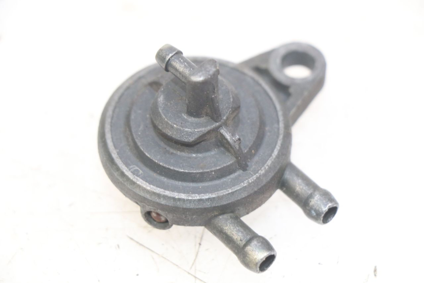 photo de DEPRESIÓN DEPÓSITO APRILIA SCARABEO 100 (2003 - 2012) - Detalle de la pieza