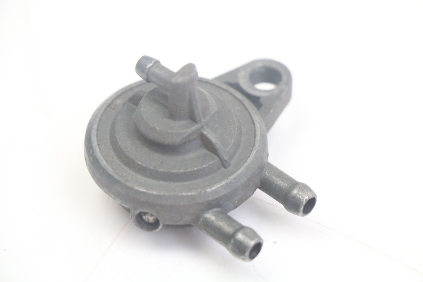 photo de DEPRESIÓN DEPÓSITO APRILIA SCARABEO 100 (2003 - 2012) - Detalle de la pieza