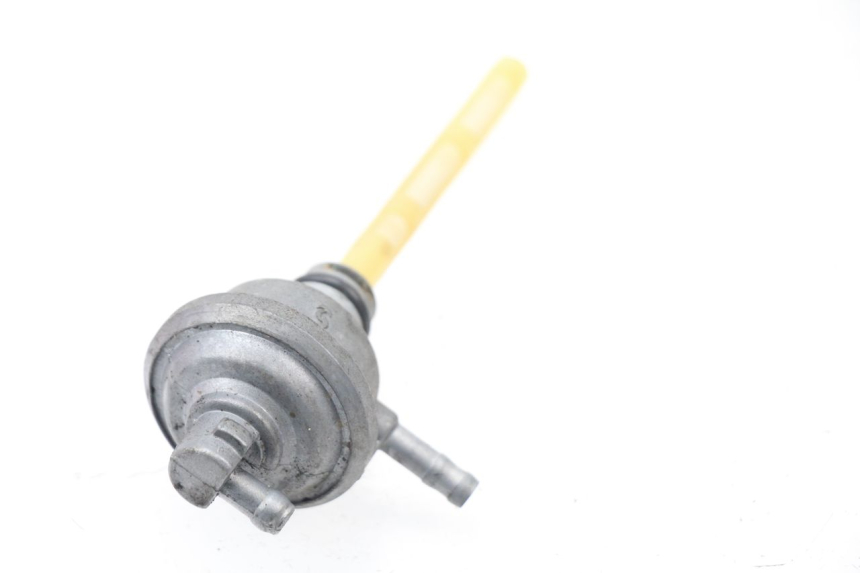 photo de DEPRESOR DE DEPÓSITO YAMAHA SLIDER NAKED 50 (2004 - 2018) - Detalle de la pieza