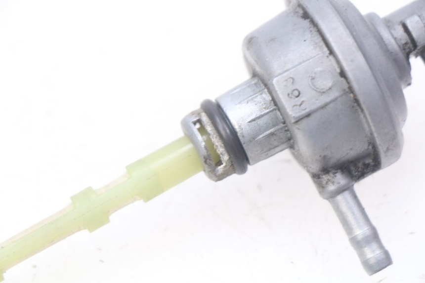 photo de DEPRESOR DE DEPÓSITO YAMAHA SLIDER NAKED 50 (2004 - 2018) - Detalle de la pieza