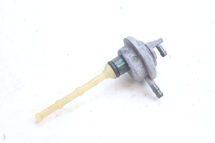 photo de VALVULA DEPOSITO PEUGEOT TREKKER 50 (1995 - 2004) - Zoom estado de uso