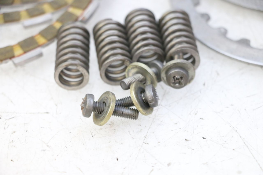 photo de DISCO EMBRAGUE RIEJU MRT 50 (2018 - 2021) - Primer plano técnico