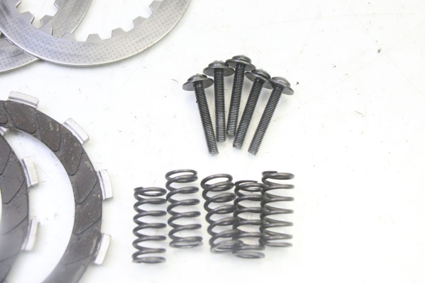 photo de DISCO DE EMBRAGUE DERBI SENDA SM DRD 50 (2008 - 2013) - Primer plano técnico