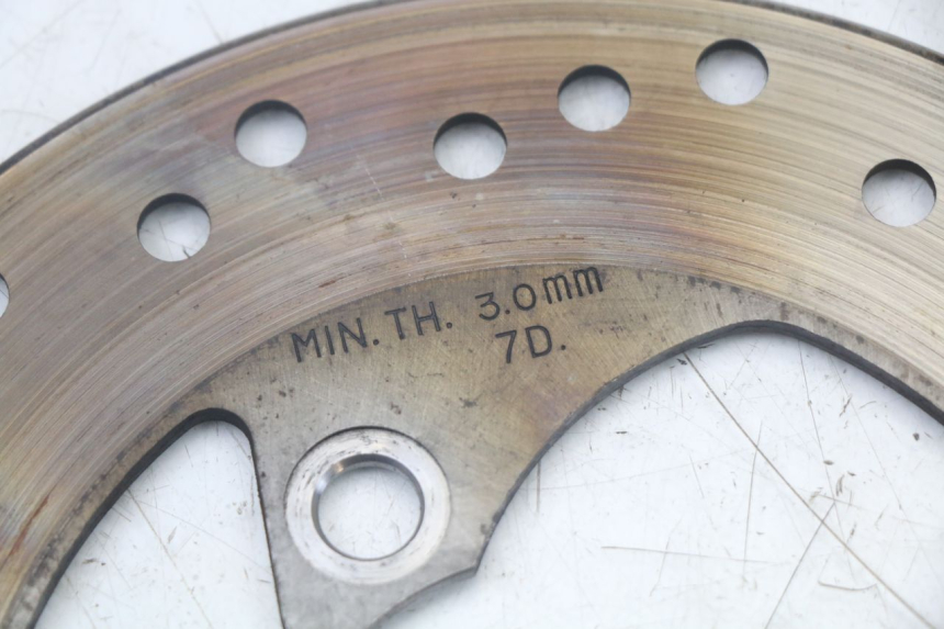 photo de DISCO DE FRENO TRASERO YAMAHA AEROX 2T 50 (2013 - 2017) - Primer plano técnico