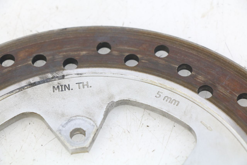 photo de DISCO DE FRENO TRASERO HONDA CB R 1000 (2018 - 2023) - Primer plano técnico