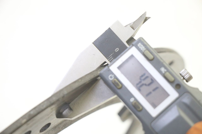 photo de DISCO FRENO TRASERO SUZUKI DL V STROM 1000 (2002 - 2007) - Primer plano técnico