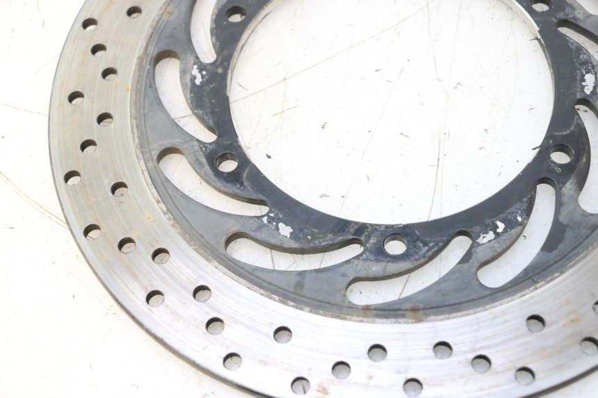 photo de DISCO FRENO TRASERO YAMAHA FJR 1300 (2001 - 2005) - Primer plano técnico