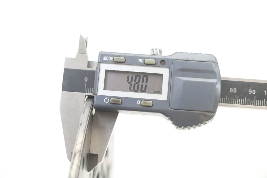 photo de DISCO FRENO TRASERO YAMAHA FZ6 FAZER S2 600 (2007 - 2011) - Primer plano técnico