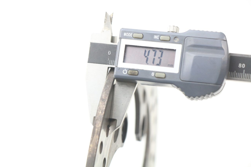 photo de DISCO FRENO TRASERO SUZUKI GSX-R GSXR 750 (2011 - 2016) - Primer plano técnico