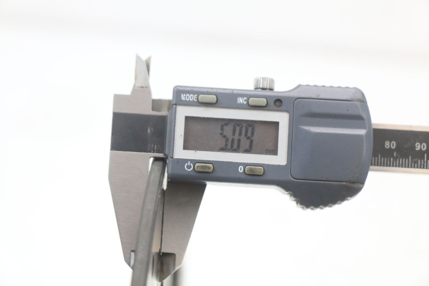 photo de DISCO DE FRENO TRASERO MOTO GUZZI NORGE 8V GT 1200 (2011 - 2016) - Primer plano técnico