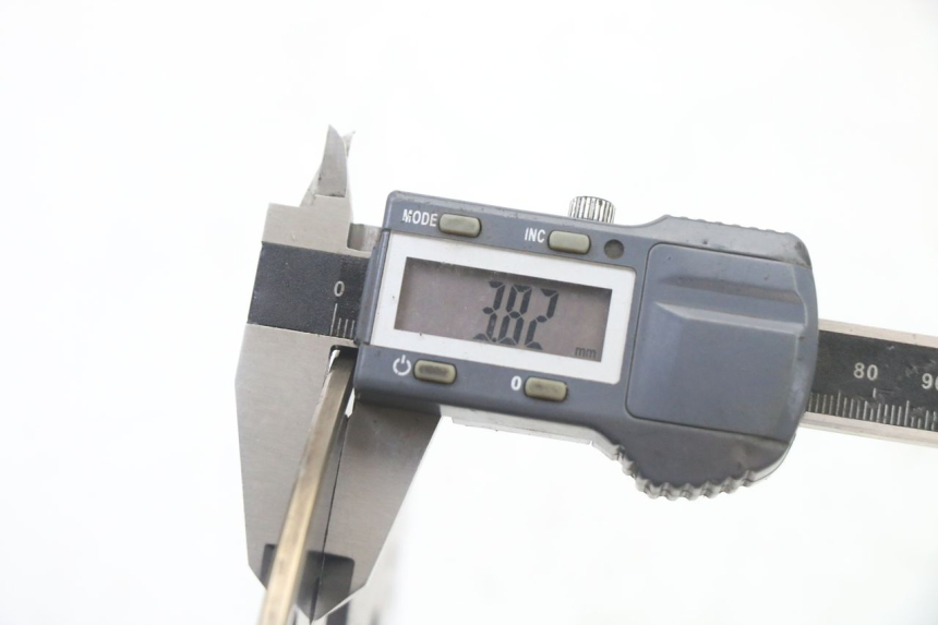 photo de DISCO FRENO TRASERO PEUGEOT SATELIS 125 (2013 - 2018) - Primer plano técnico