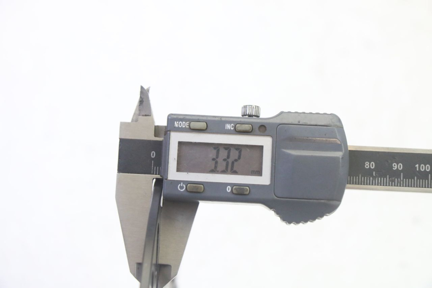 photo de DISCO FRENO TRASERO APOLLO RFZ 125 - Primer plano técnico