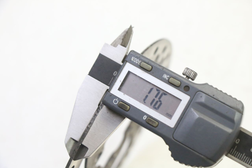 photo de DISCO FRENO TRASERO HERO S10 1 - Primer plano técnico