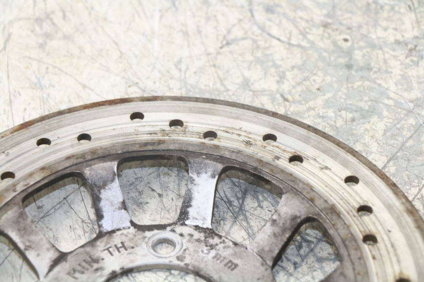 photo de DISCO DE FRENO DELANTERO JONWAY AZTRAL 125 (2008 - 2017) - Primer plano técnico