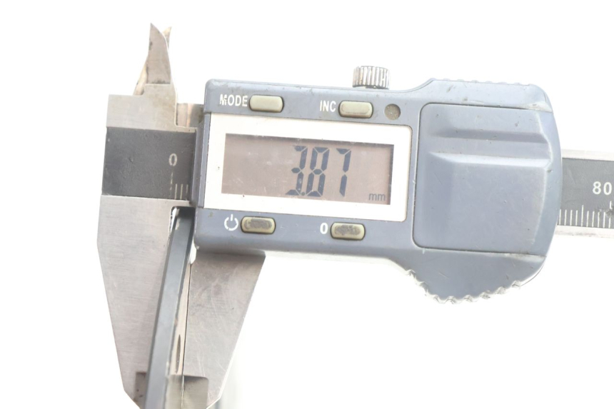 photo de DISCO DE FRENO DELANTERO YAMAHA BW'S BWS 125 (2010 - 2013) - Primer plano técnico