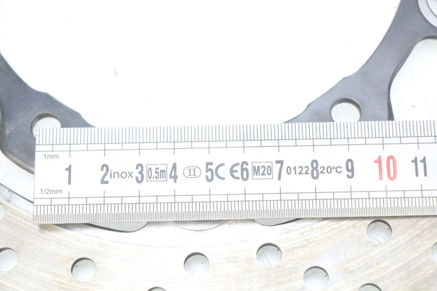 photo de DISCO FRENO DELANTERO IZQUIERDA YAMAHA XP T-MAX TMAX ABS 530 (2012 - 2015) - Primer plano técnico