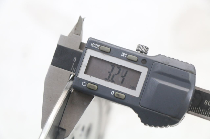 photo de DISCO FRENO DELANTERO JM MOTORS VX 125 (2022 - 2025) - Detalles de los puntos de fijación