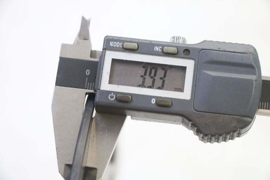 photo de DISCO FRENO DELANTERO KIDEN KD125-G 125 (2018 - 2022) - Primer plano técnico