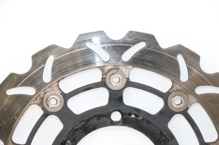 photo de DISCO FRENO DELANTERO MAG POWER R-STREET 50 (2016 - 2025) - Detalles de los puntos de fijación