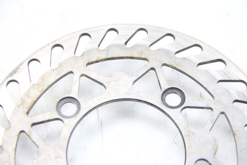 photo de DISCO DE FRENO DELANTERO APOLLO RFZ 150 - Primer plano técnico