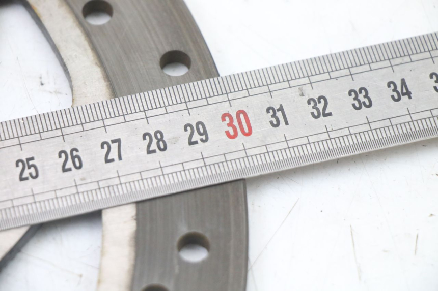 photo de DISCO FRENO DELANTERO ROYAL ENFIELD HYMALAYAN 410 (2016 - 2023) - Primer plano técnico