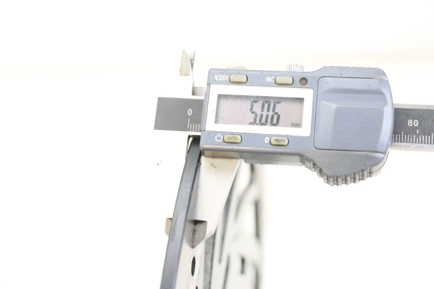 photo de DISCO FRENO DELANTERO ROYAL ENFIELD SCRAM 411 (2022 - 2024) - Estado de la superficie y material