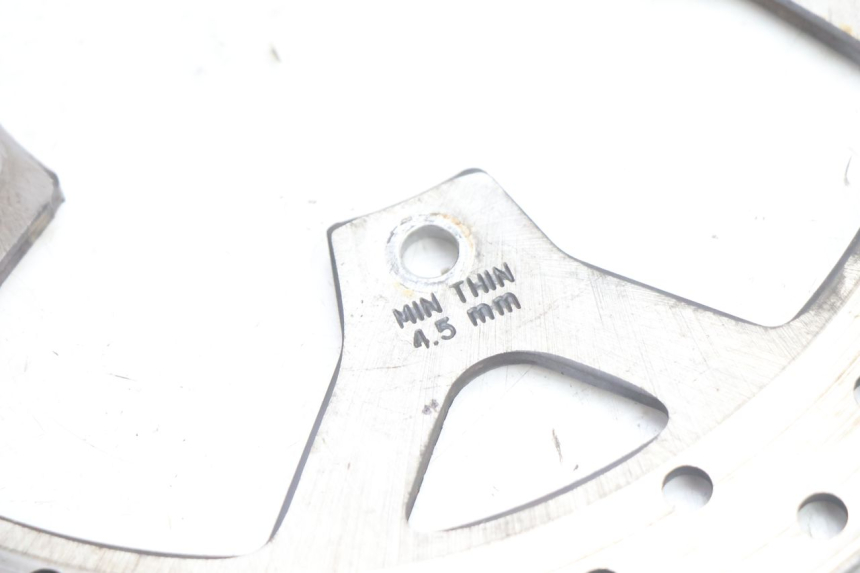 photo de DISCO FRENO DELANTERO PEUGEOT SATELIS 125 (2006 - 2009) - Primer plano técnico