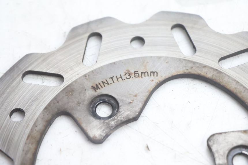 photo de DISCO FRENO DELANTERO PEUGEOT STREETZONE NAKED 2T 50 (2014 - 2018) - Primer plano técnico