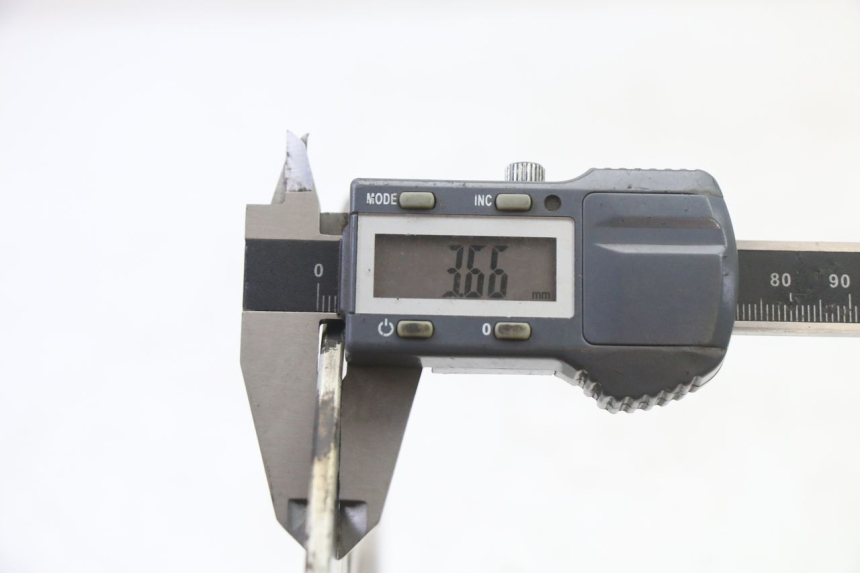 photo de DISCO FRENO DELANTERO YAMAHA TDR DELTABOX 125 (1997 - 2003) - Primer plano técnico