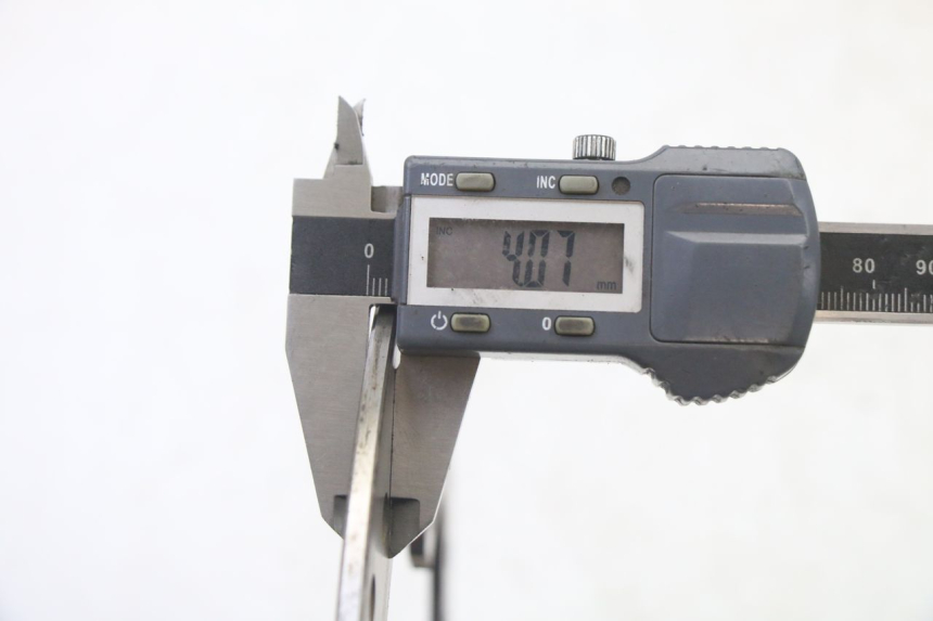 photo de DISCO FRENO DELANTERO YAMAHA WHY 50 (1998 - 2000) - Primer plano técnico