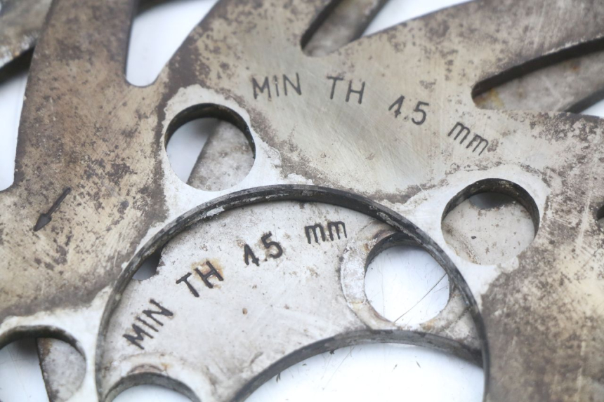 photo de DISCO FRENO DELANTERO PIAGGIO X10 125 (2012 - 2017) - Primer plano técnico