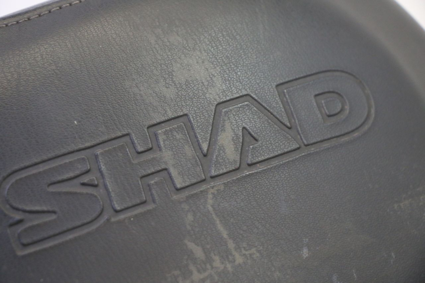 photo de RESPALDO SUZUKI BURGMAN 125 (2007 - 2014) - Detalles de los puntos de fijación