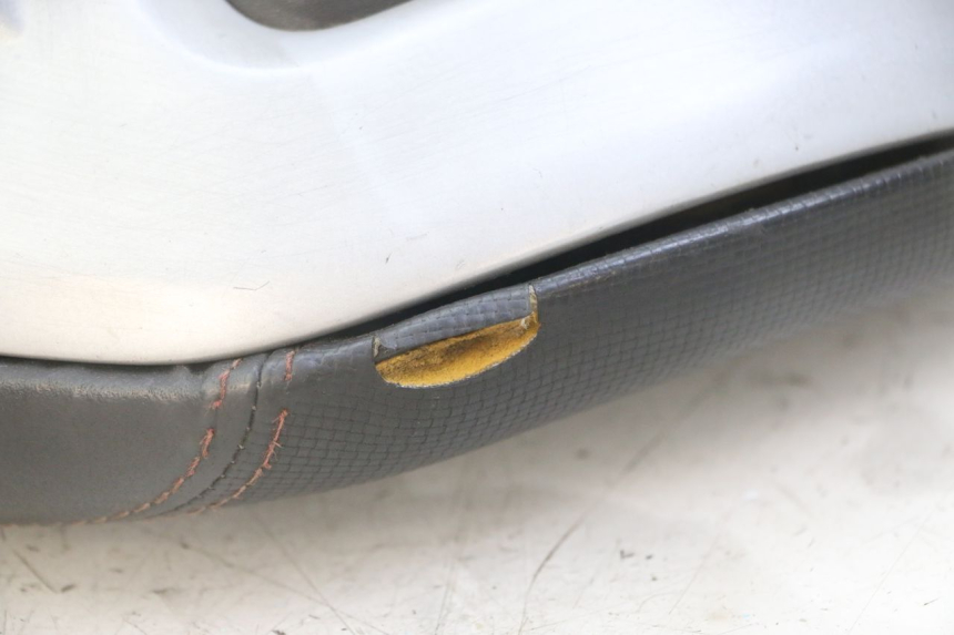 photo de RESPALDO YAMAHA X-MAX XMAX 125 (2010 - 2013) - Primer plano técnico