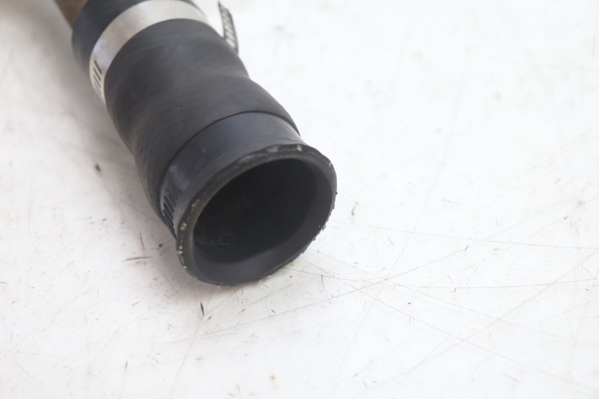 photo de TUBO GASOLINA SUZUKI BURGMAN EXECUTIVE ABS 650 (2006 - 2012) - Primer plano técnico
